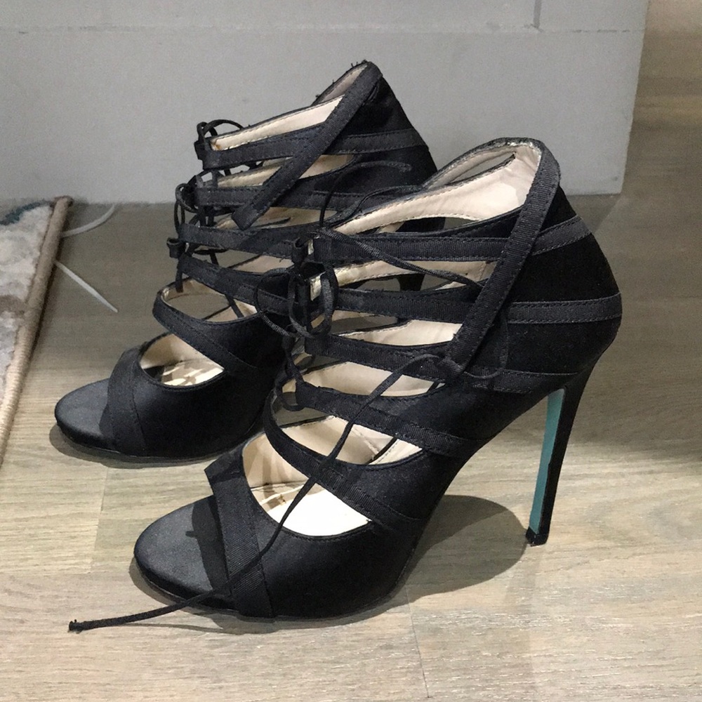 Betsey Johnson Mila Satin high heels 👠